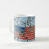 Mug Clôture et drapeau de la prison (Devant gauche)