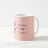 Mug Coccinelle de la fleur de tulipe rose (Devant droit)