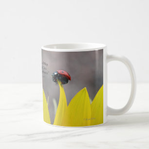Mug Coccinelle sur le pétale de tournesol