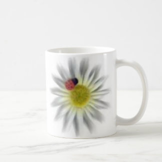 Mug Coccinelle sur une marguerite
