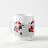 Mug Coccinelles mignonnes et marguerites noires et (Devant gauche)