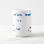 Mug Cochez les cases SlipperyJoe's Are You Drunk marte (Centre)