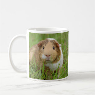 Mug Cochon de Guinée mignonne dans l'herbe