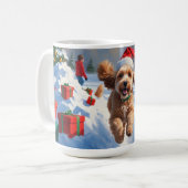 Mug Cockapoo courant dans la neige avec un chapeau de  (Devant gauche)
