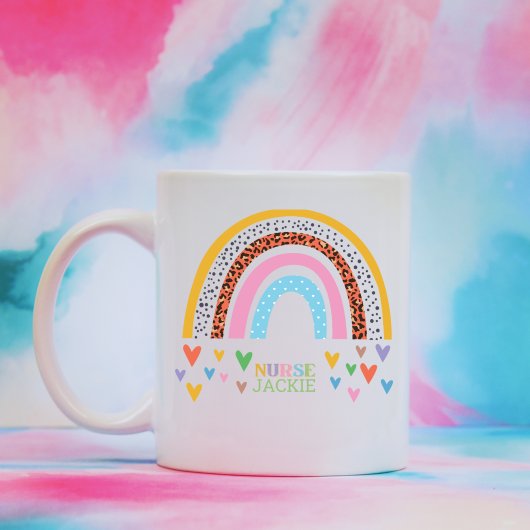 Mug Coeurs arc-en-ciel colorés personnalisés Infirmièr