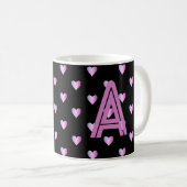 Mug Coeurs de monogramme violet noir (Devant droit)