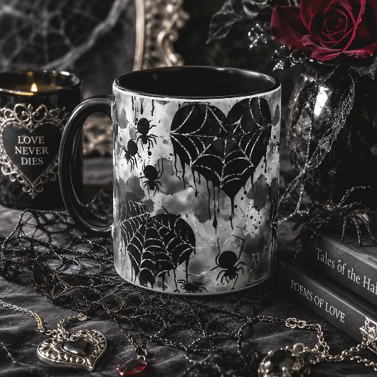 Mug Cœurs de toile d'araignée gothique Amour effrayant