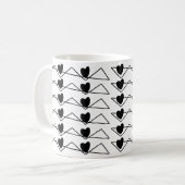 Mug Cœurs géométriques à rayures chevron noir et blanc (Devant gauche)