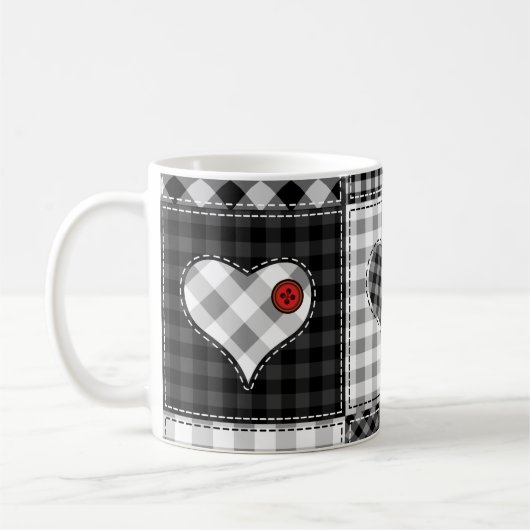 Mug Coeurs Noir Blanc Patchwork Sans Couleur. (Gauche)