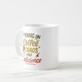 Mug Coffee, Chaos & Confidence – Relatable Funny Quote (Devant gauche)