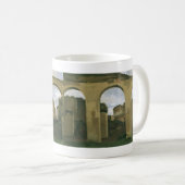 Mug Colisée vue à travers les Arcades à Rome, Italie (Devant droit)