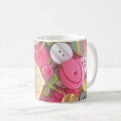 Mug Collage de bouton de couleur de plage (Devant droit)
