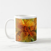 Mug Collage d'or de papillon et de lis (Gauche)