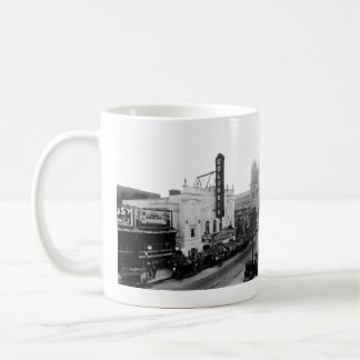 Mug Columbia Theatre, Nuit d'ouverture