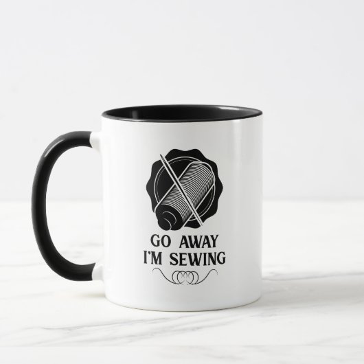 Mug Commerce de couture - Pars Je suis en train de cou (Gauche)
