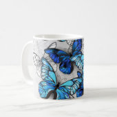 Mug Composition de papillons blancs et bleus (Devant gauche)