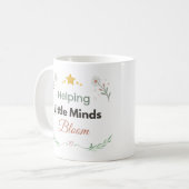Mug Conception botanique de pâquerette de Tiny Moments (Devant gauche)