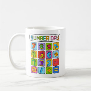 Mug Conception de calculatrice d'icônes de mathématiqu