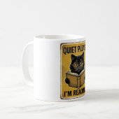 Mug Conception de chat noir de lecture silencieuse (Devant gauche)