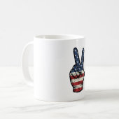 Mug Conception de chemise vectorielle main de paix pat (Devant gauche)