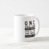Mug Conception de devis de sagesse - Valeur de chaque  (Devant droit)