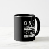 Mug Conception de devis de sagesse - Valeur de chaque (Devant droit)