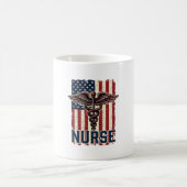Mug Conception de dos de drapeau d'infirmière vintage (Centre)