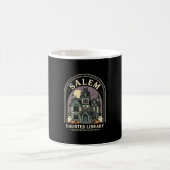 Mug Conception de la bibliothèque hantée de Salem Hall (Centre)