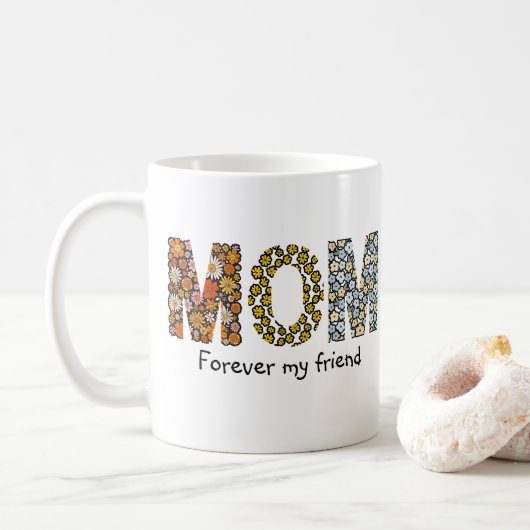 Mug Conception de lettrage de l'amitié de maman à fleu (Avec donut)