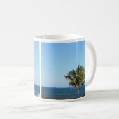 Mug Conception de lueur matinale de l'océan à palmiers (Devant droit)