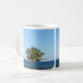 Mug Conception de lueur matinale de l'océan à palmiers (Devant gauche)