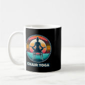 Mug Conception d'enthousiaste de yoga en chaise de lev (Gauche)