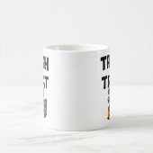 Mug Conception drôle de Halloween de raton laveur 'Tra (Centre)