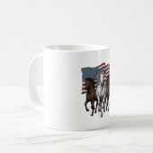 Mug Conception vectorielle de chevaux de course patrio (Devant gauche)
