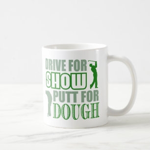 Mug Conduisez en démonstration le putt pour la pâte
