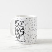 Mug Confettis argentés de coeurs de 25ème anniversaire (Devant gauche)