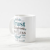 Mug Confiance Transforme Les Agités En Repos Écriture (Devant gauche)