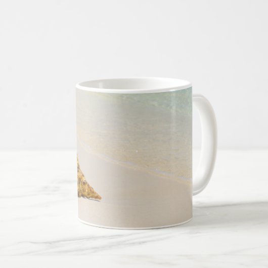 Mug Conque Shell sur la plage 3 (Devant droit)