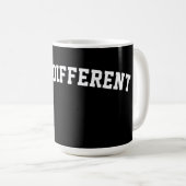 Mug Construit Différemment – Affirmation audacieuse de (Devant droit)