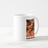 Mug Continuez à aller Inspirational Coddiwompling Turt (Devant droit)