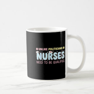 Mug Contrairement aux infirmières liticiennes, il faut