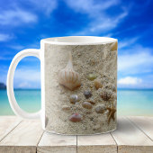 Mug Coquillages Dans Le Sable De Plage