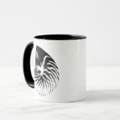 Mug Coquille de Nautilus - noir, gris et blanc (Devant gauche)