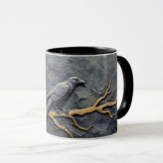 Mug Corbeau perché en bas relief sur le mur d'ardoise