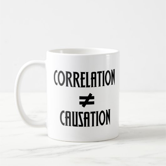 Mug Corrélation n'est pas égal Causation Geek (Gauche)