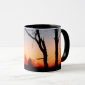 Mug Coucher de soleil à travers les arbres (Devant droit)