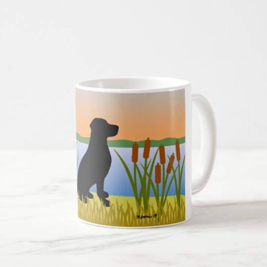 Mug Coucher de soleil de Chien noir du Labrador (Devant droit)