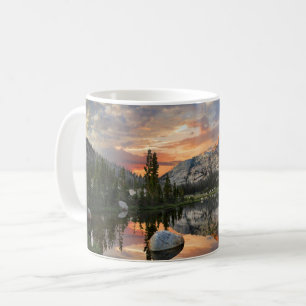 Mug Coucher de soleil d'Echo Peaks du lac Echo - Yosem