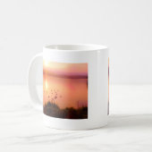Mug Coucher de soleil rose et de lac de pêche (Devant gauche)