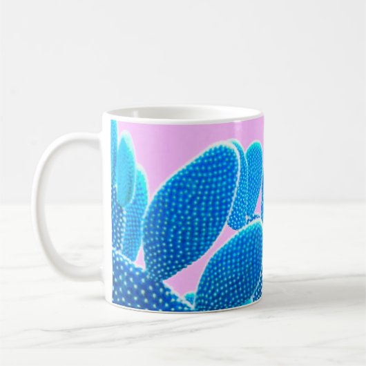 Mug Couleur bleu cactus sur arrière - plan rose. Mode, (Gauche)